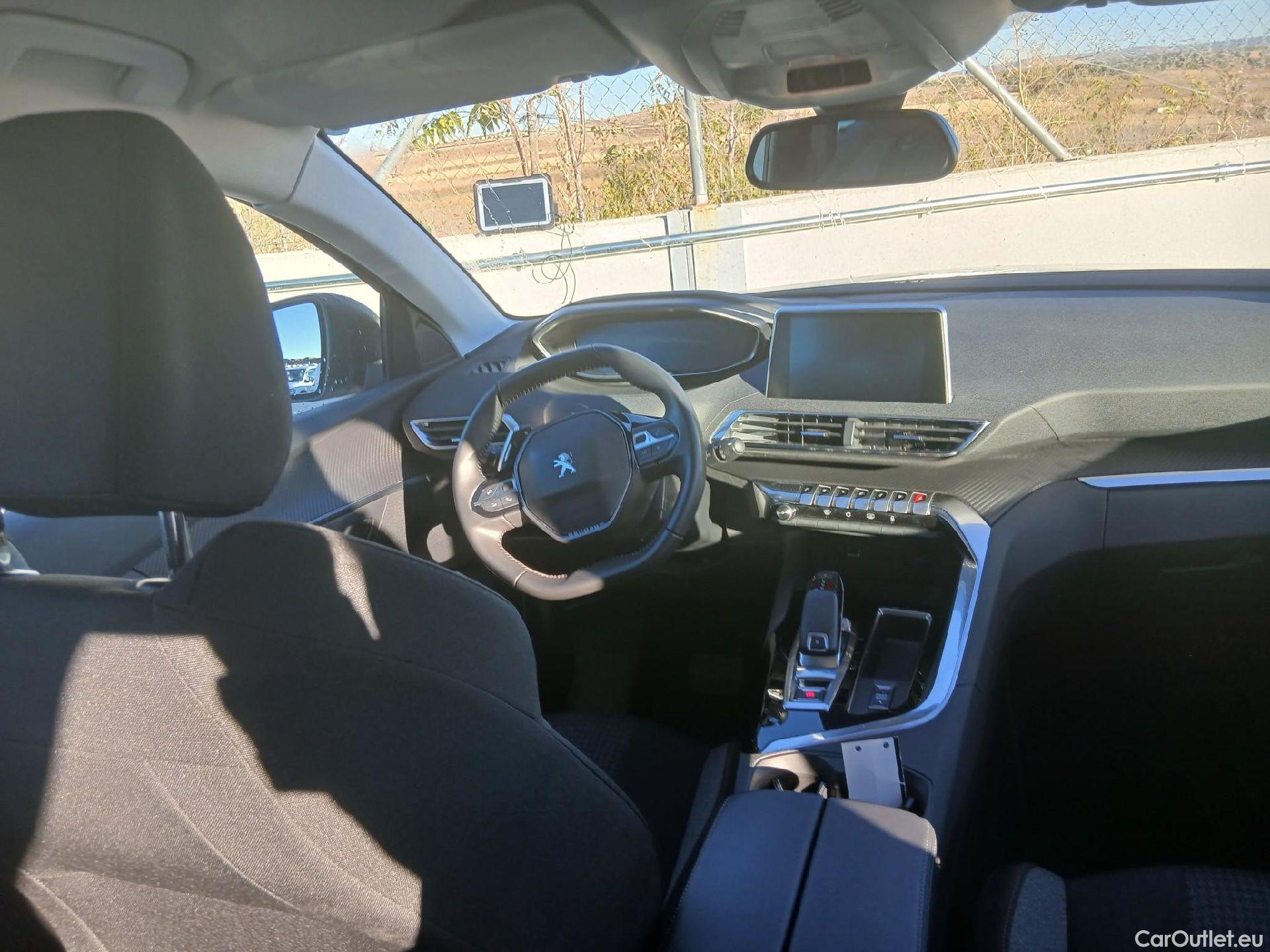 Peugeot  3008  Active Pack 1.5 HDi 130CV AT8 E6d #3