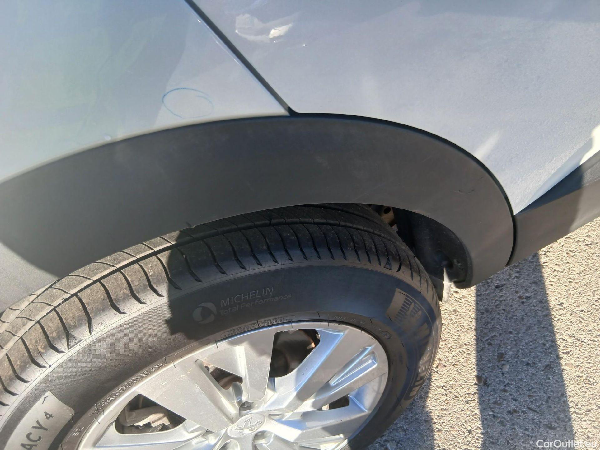 Peugeot  3008  Active Pack 1.5 HDi 130CV AT8 E6d #19