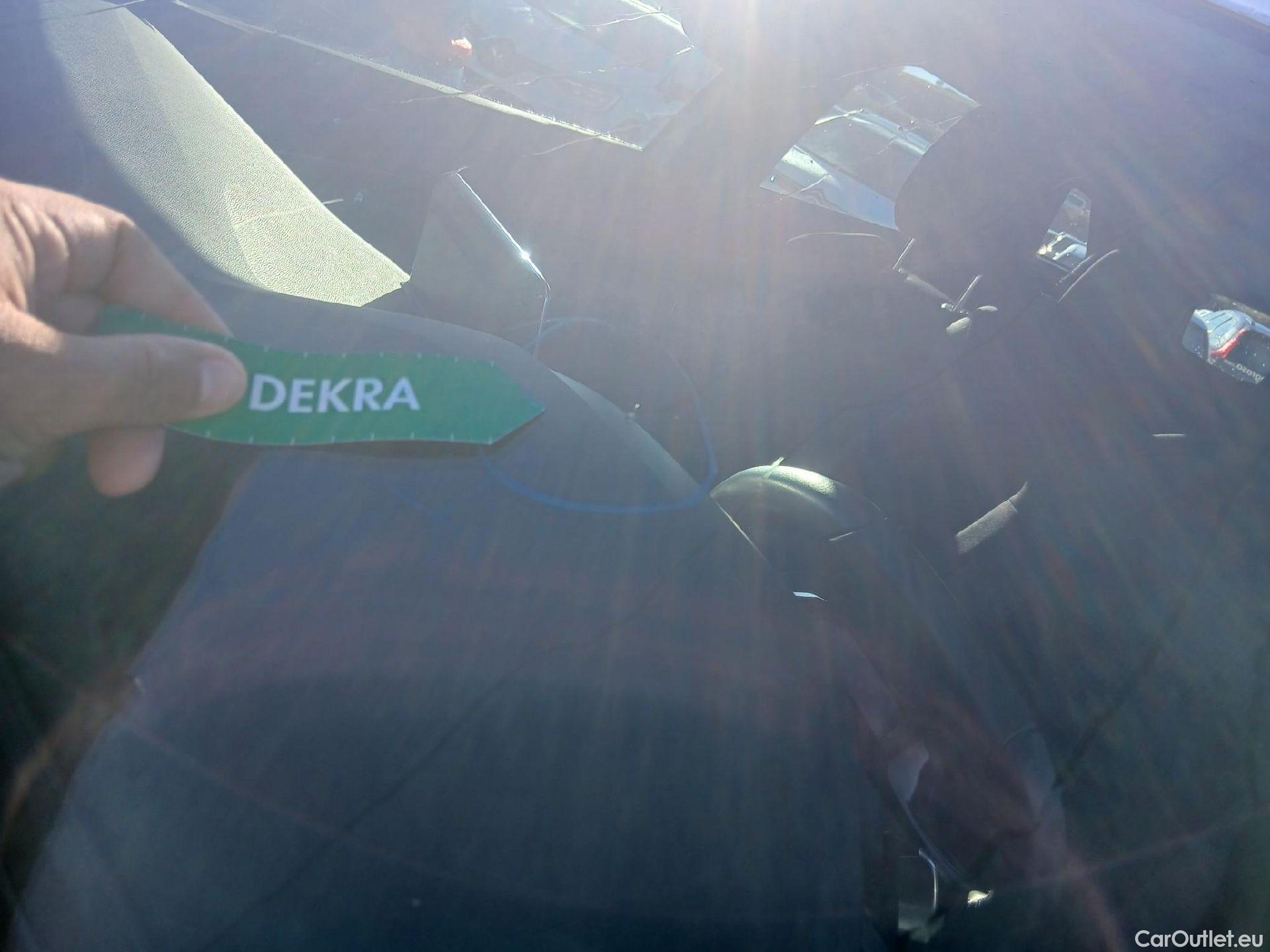 Peugeot  3008  Active Pack 1.5 HDi 130CV AT8 E6d #9