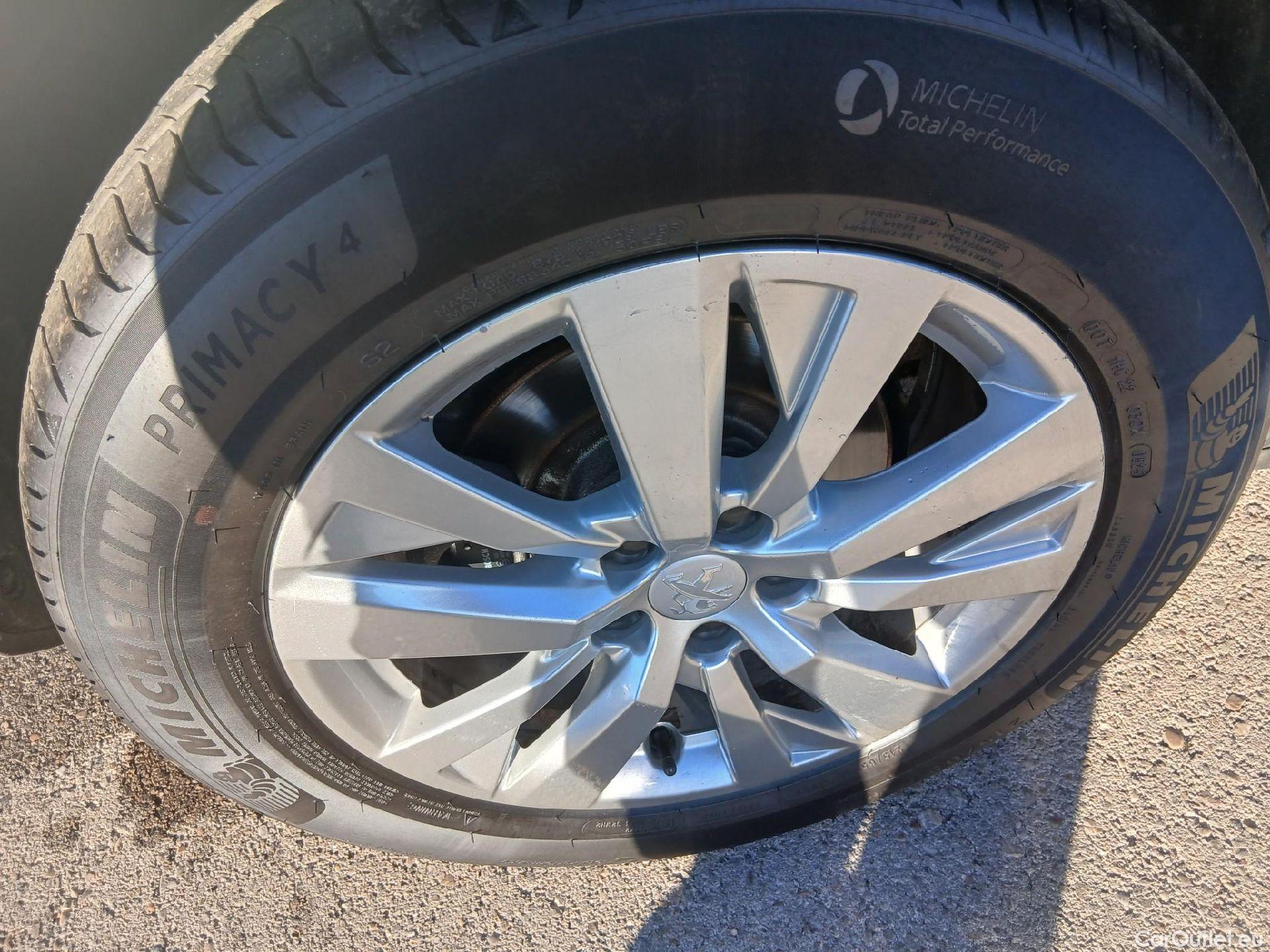 Peugeot  3008  Active Pack 1.5 HDi 130CV AT8 E6d #20