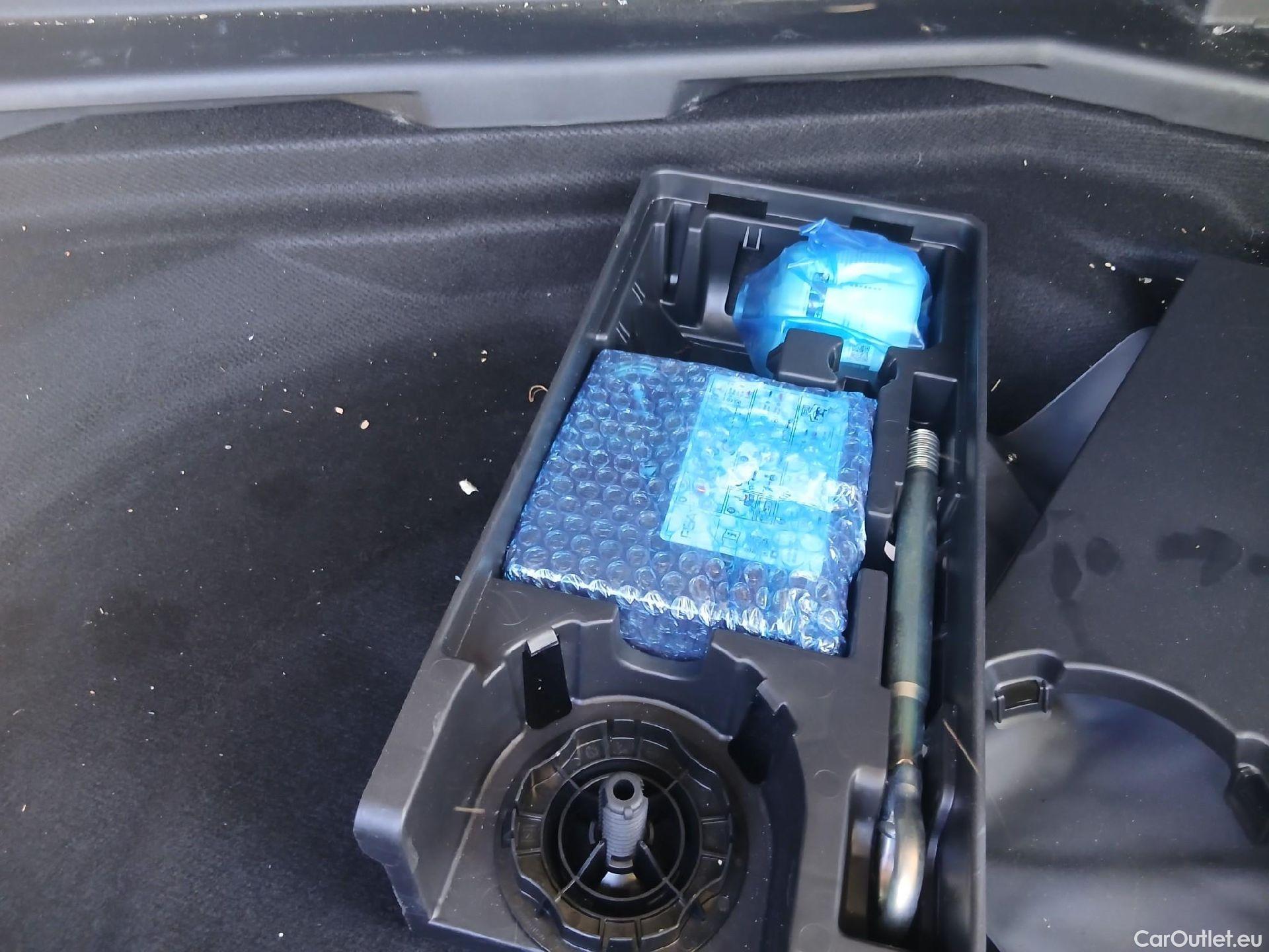 Peugeot  3008  Active Pack 1.5 HDi 130CV AT8 E6d #13