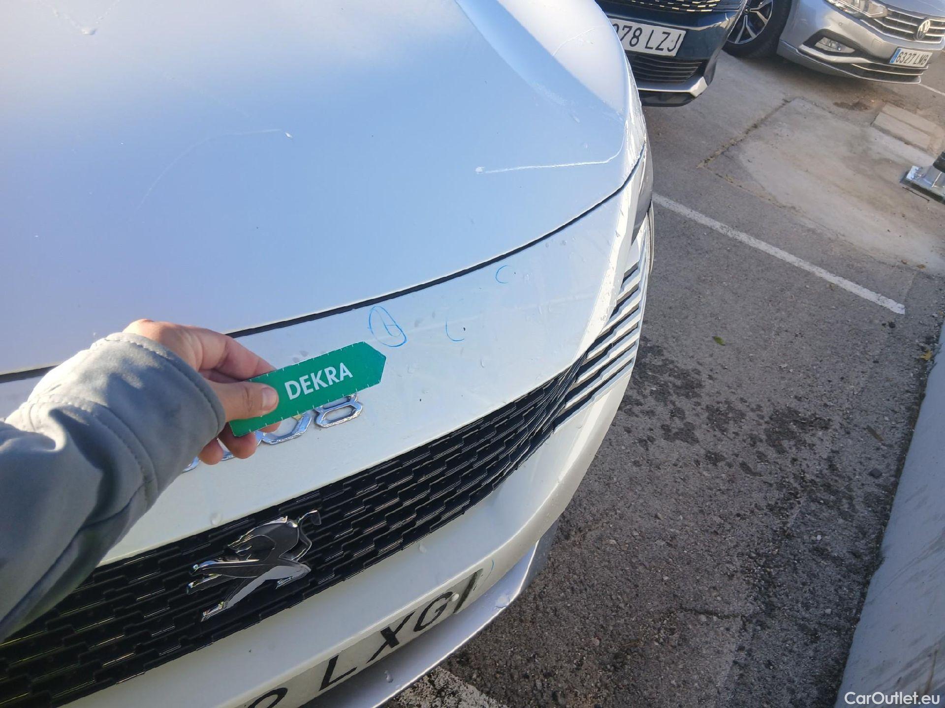 Peugeot  3008  Active Pack 1.5 HDi 130CV AT8 E6d #5