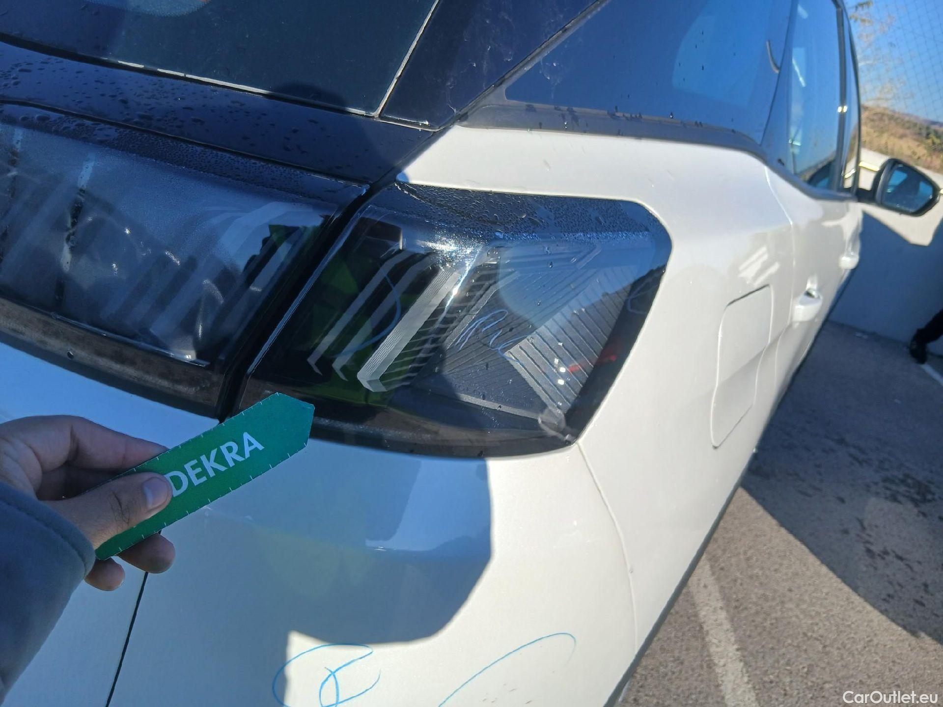 Peugeot  3008  Active Pack 1.5 HDi 130CV AT8 E6d #15