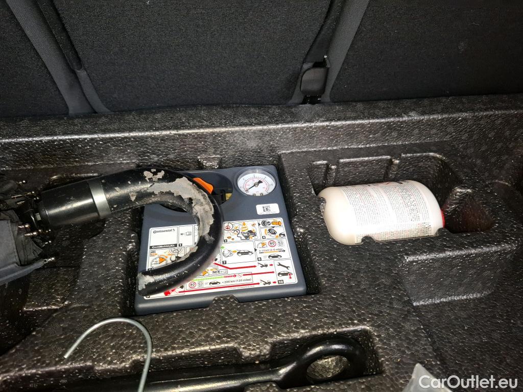 Jaguar  E-PACE JAGUAR  / 2017 / 5P / SUV P300e PHEV BVA AWD R-Dynamic SE #11