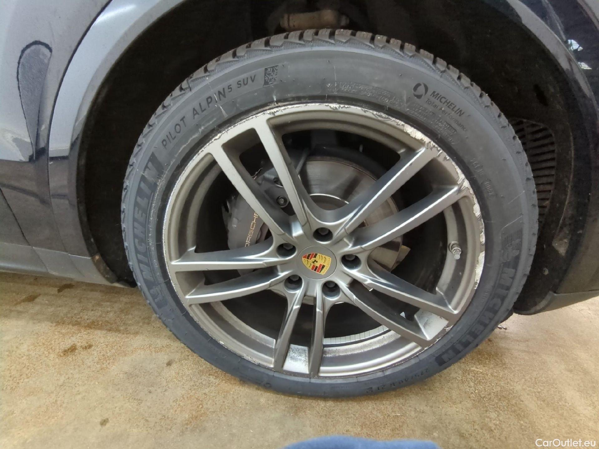  Porsche  Cayenne  E-Hybrid 3.0 460CV BVA8 E6d #8