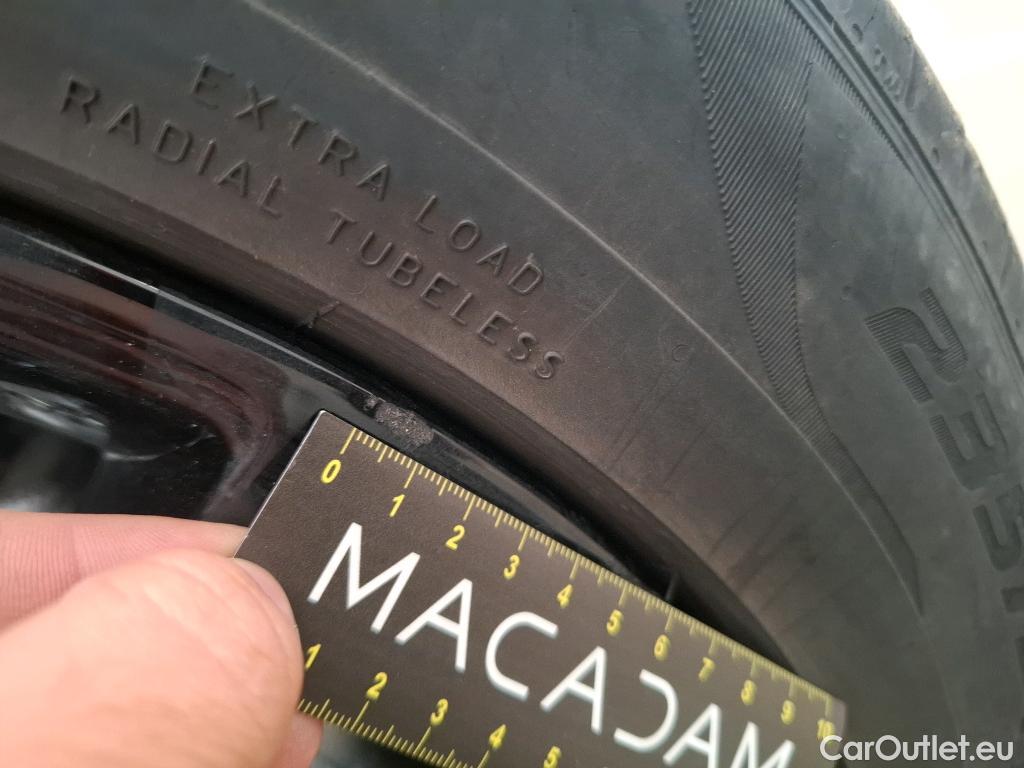 Jaguar  E-PACE JAGUAR  / 2017 / 5P / SUV P300e PHEV BVA AWD R-Dynamic SE #28