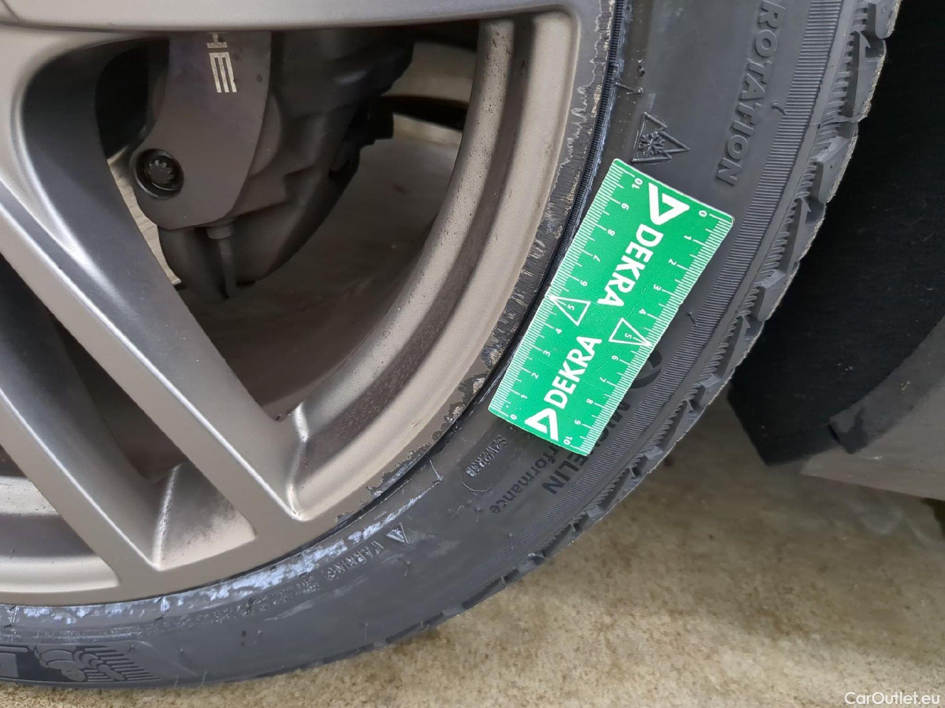  Porsche  Cayenne  E-Hybrid 3.0 460CV BVA8 E6d #12