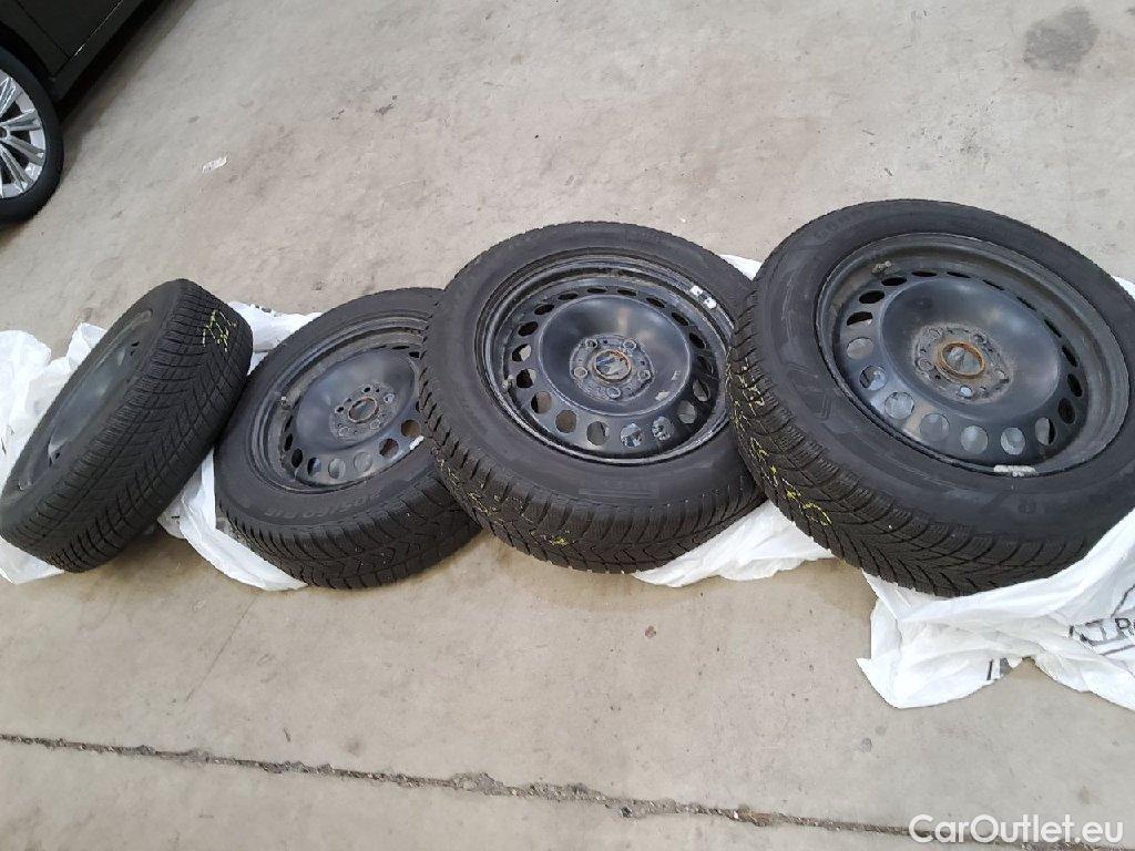 Volkswagen  Touran  Comfortline BMT/Start-Stopp 2.0 TDI 110KW AT7 E6d #80