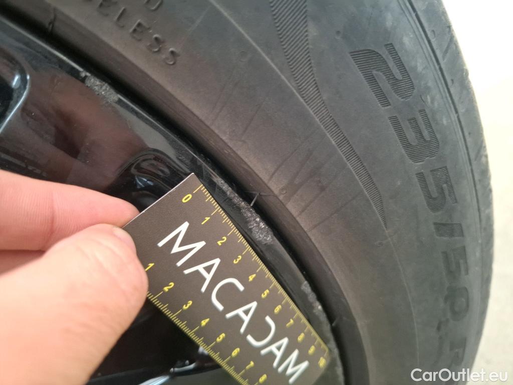 Jaguar  E-PACE JAGUAR  / 2017 / 5P / SUV P300e PHEV BVA AWD R-Dynamic SE #29