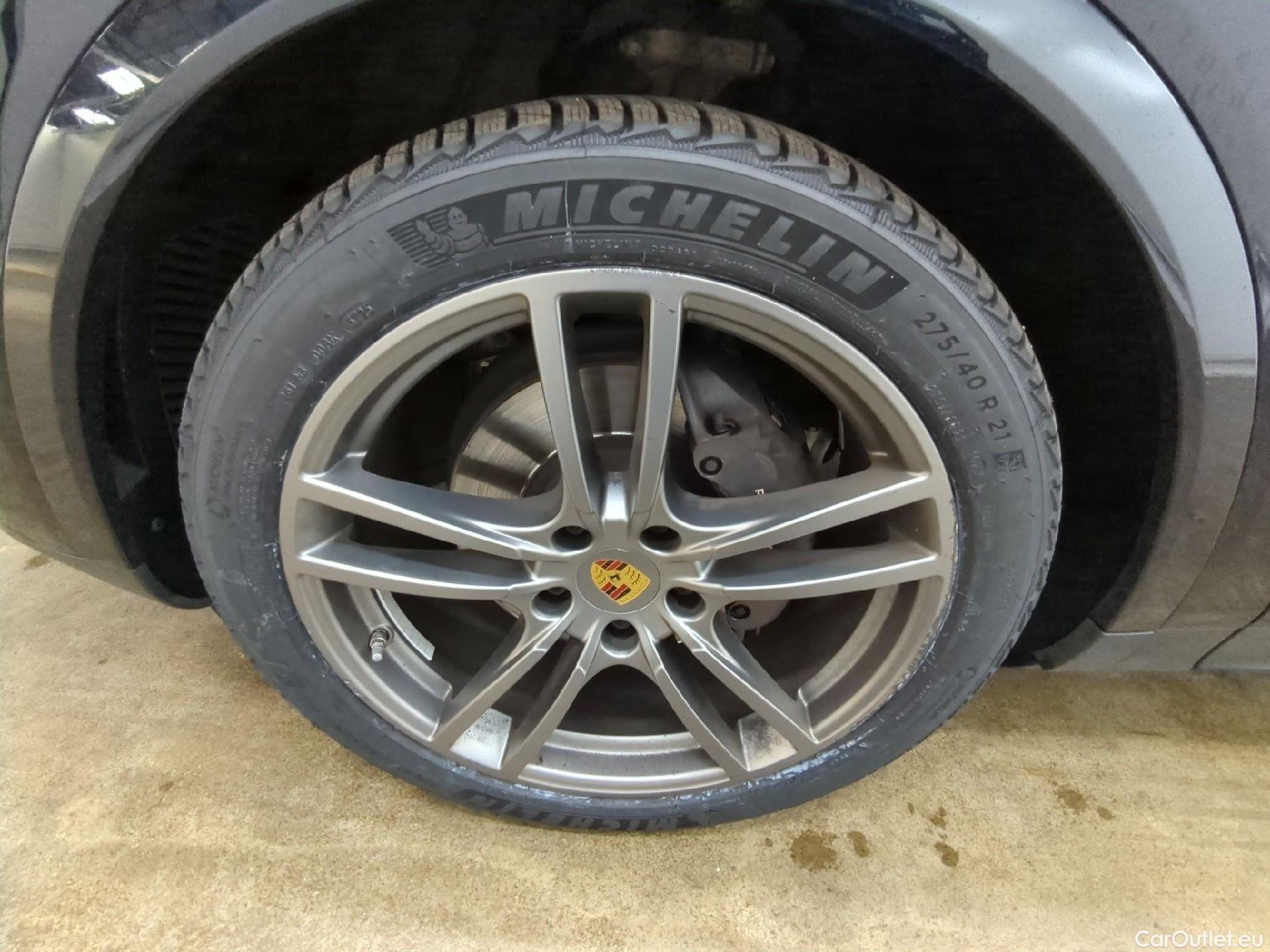  Porsche  Cayenne  E-Hybrid 3.0 460CV BVA8 E6d #9