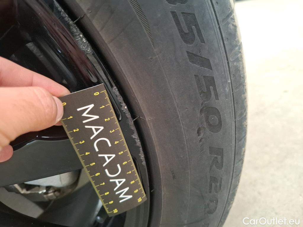 Jaguar  E-PACE JAGUAR  / 2017 / 5P / SUV P300e PHEV BVA AWD R-Dynamic SE #30