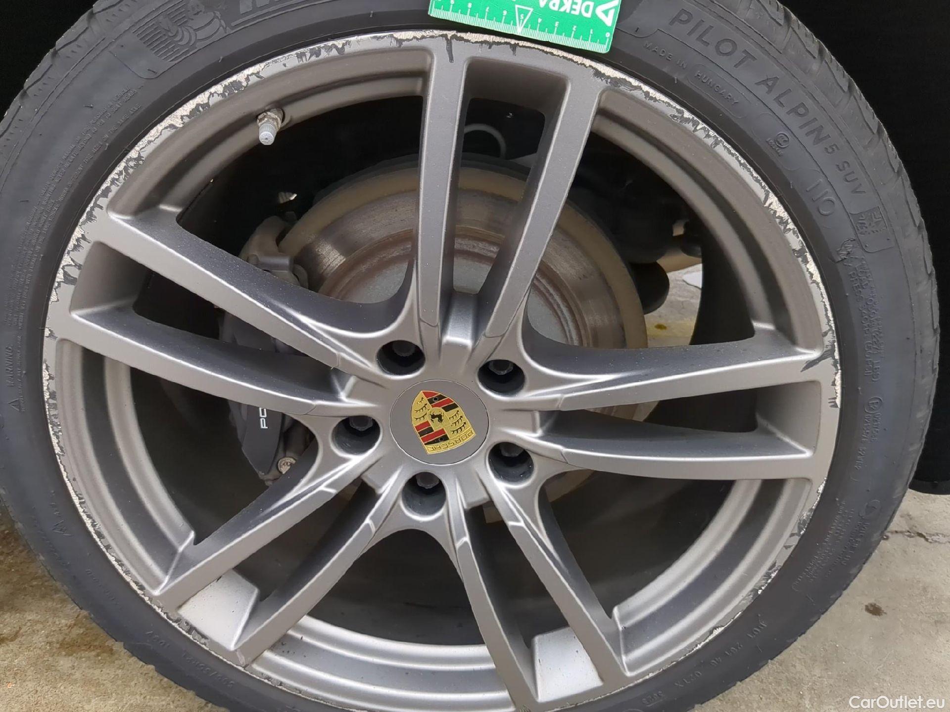  Porsche  Cayenne  E-Hybrid 3.0 460CV BVA8 E6d #17