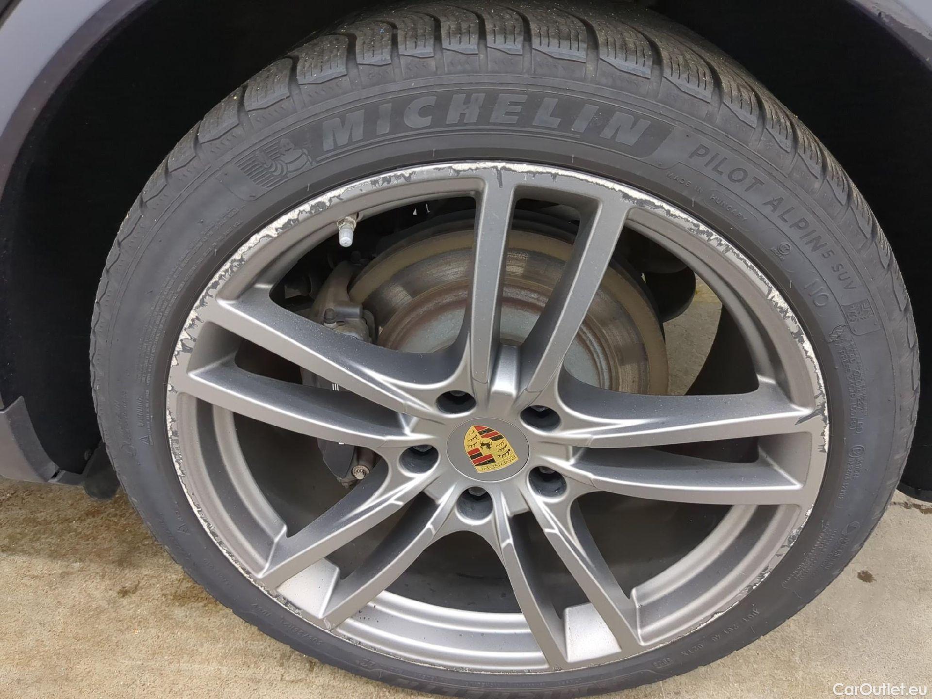  Porsche  Cayenne  E-Hybrid 3.0 460CV BVA8 E6d #13