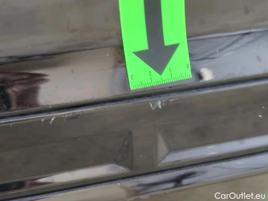 Volvo  XC60  R Design 2WD 2.0 D4 140KW AT8 E6dT #40