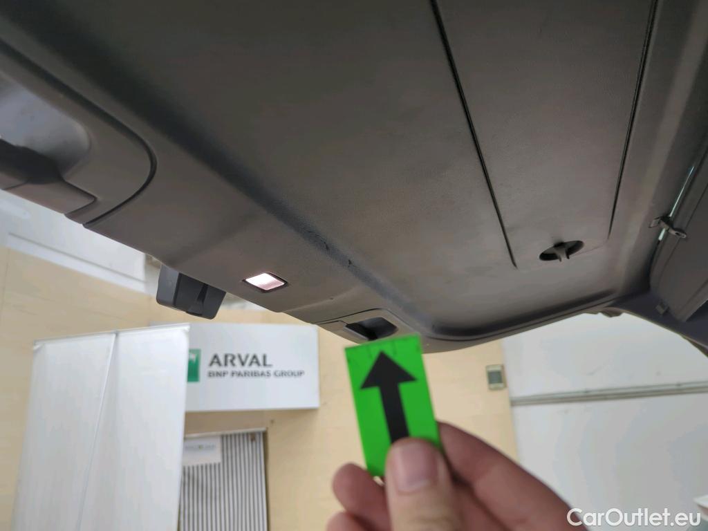 Volvo  XC60  R Design 2WD 2.0 D4 140KW AT8 E6dT #36