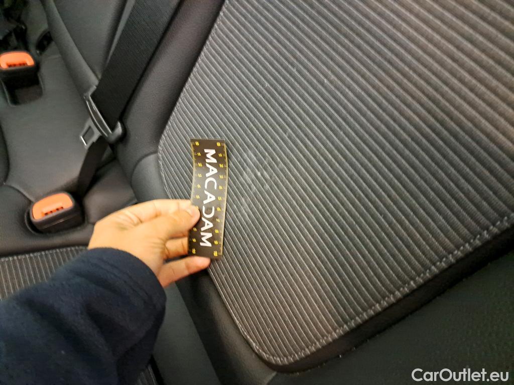  Mercedes  GLC  / 2022 / 5P / SUV  300 e Business Line 4MATIC #2