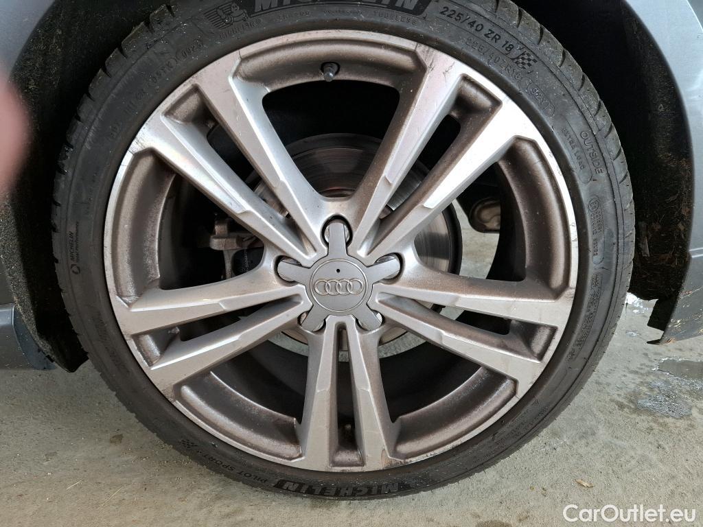 Audi  A3 AUDI  Sportback / 2016 / 5P / Berline 35 TFSI 150 COD S TRONIC S LINE PLUS #24