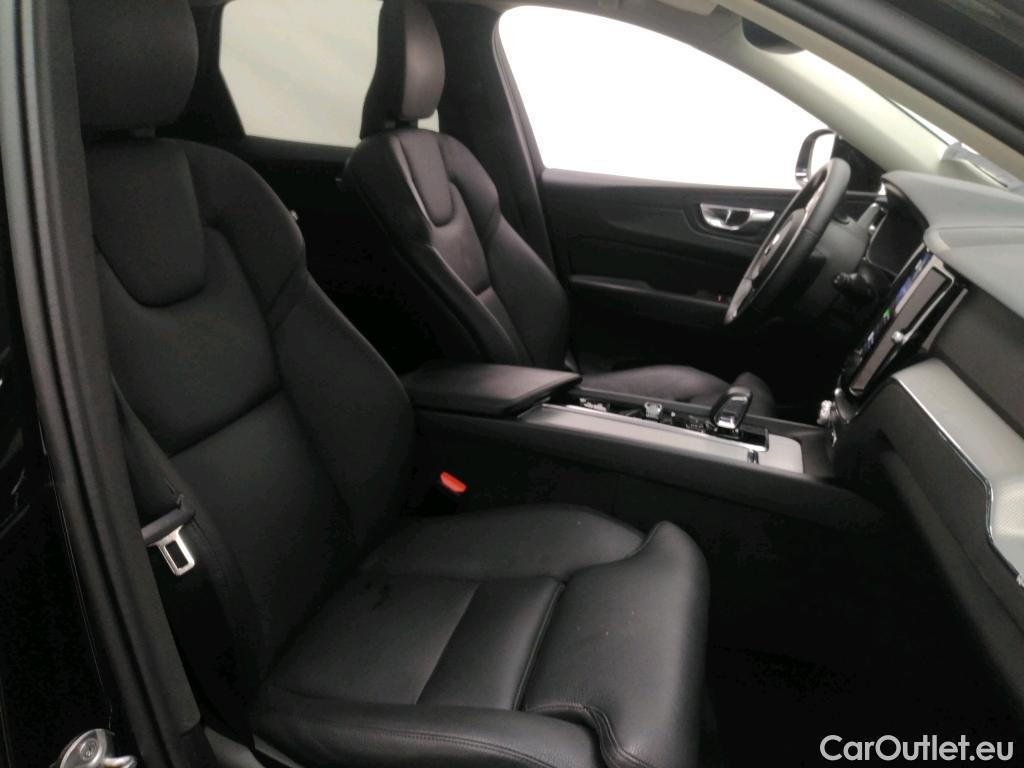 Volvo  XC60  Plus Style Dark Recharge Plug-In Hybrid AWD 2.0 T6 400CV BVA8 6E #6