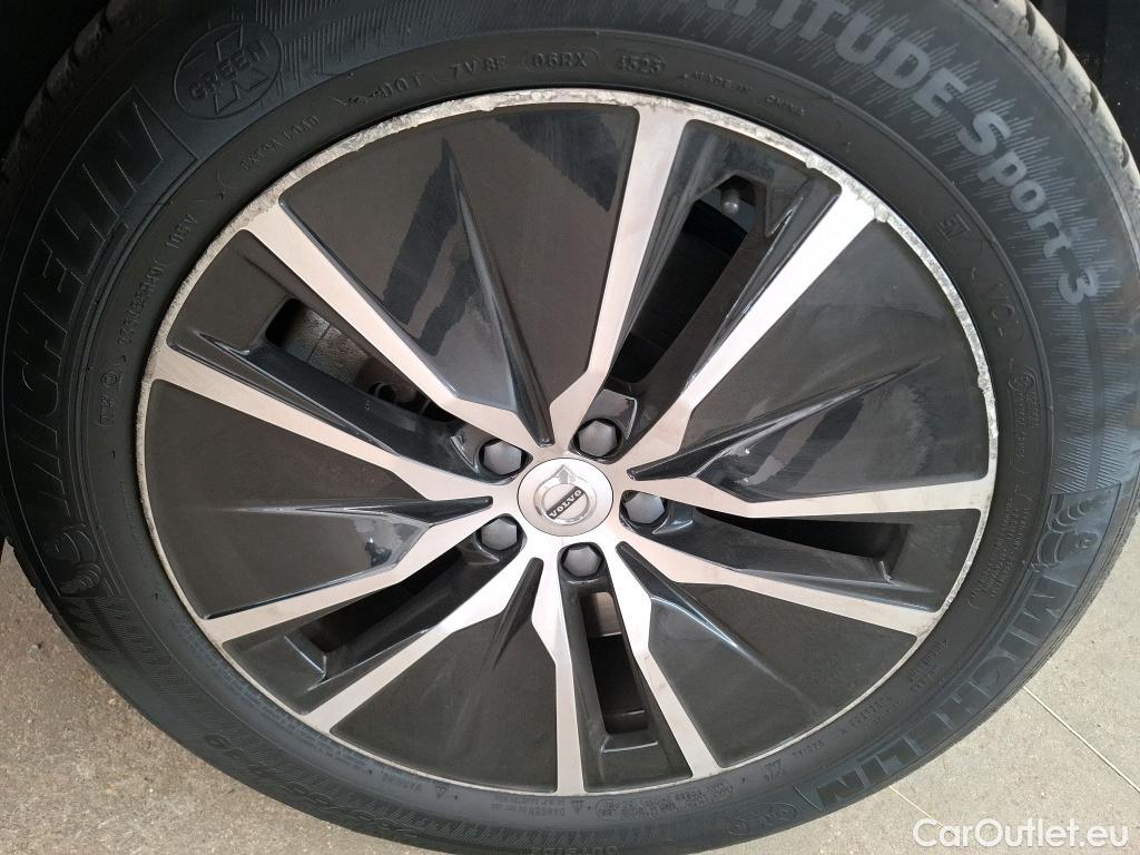  Volvo  XC90  Momentum Plug-In Hybrid AWD 2.0 T8 Twin Engine #10