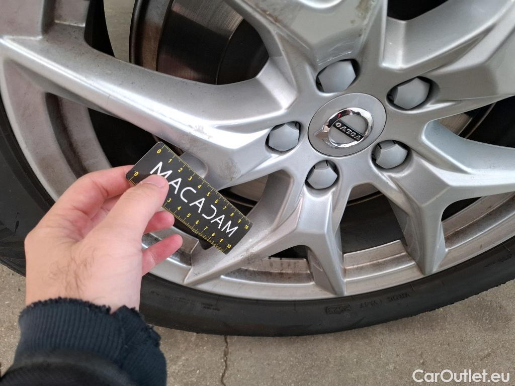  Volvo  XC60 VOLVO  / 2017 / 5P / SUV T8 TWE 390 Geartronic 8 Business Exe #8