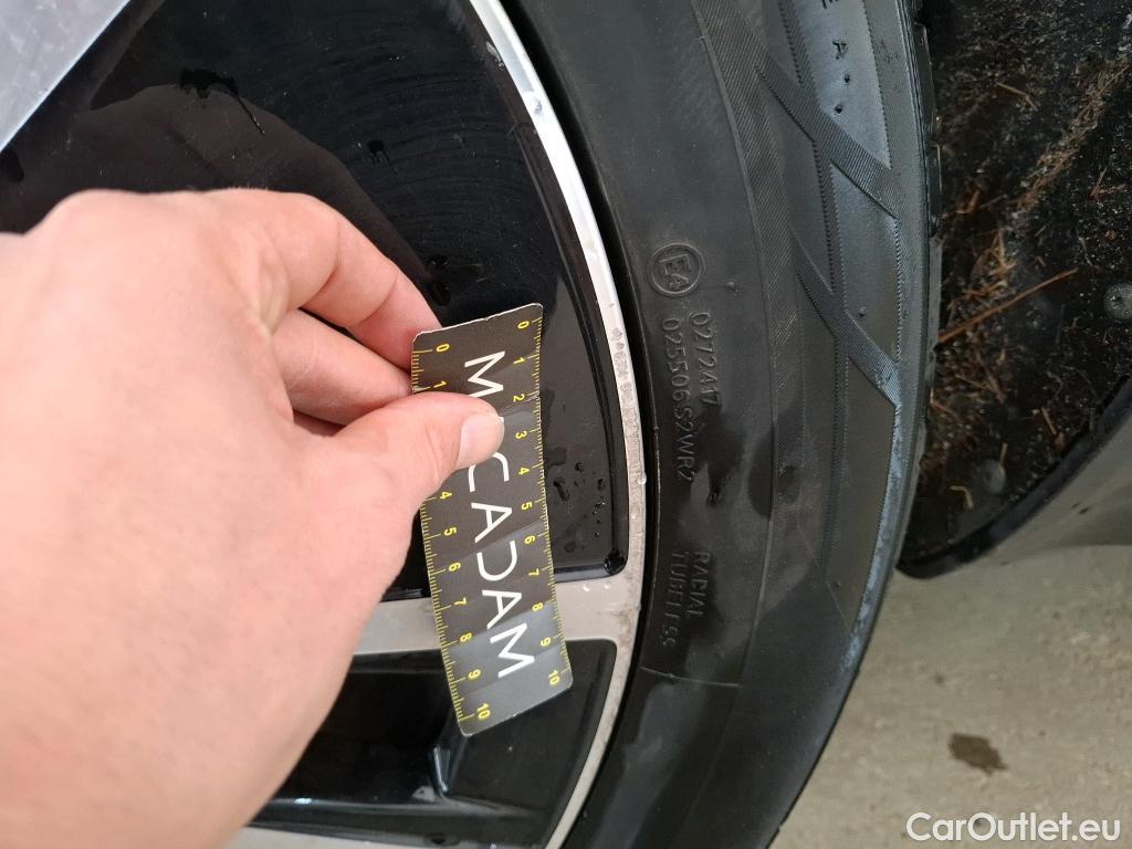  Volvo  XC90  Momentum Plug-In Hybrid AWD 2.0 T8 Twin Engine #24