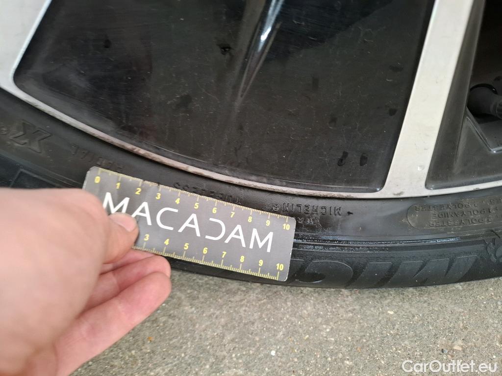  Volvo  XC90  Momentum Plug-In Hybrid AWD 2.0 T8 Twin Engine #19