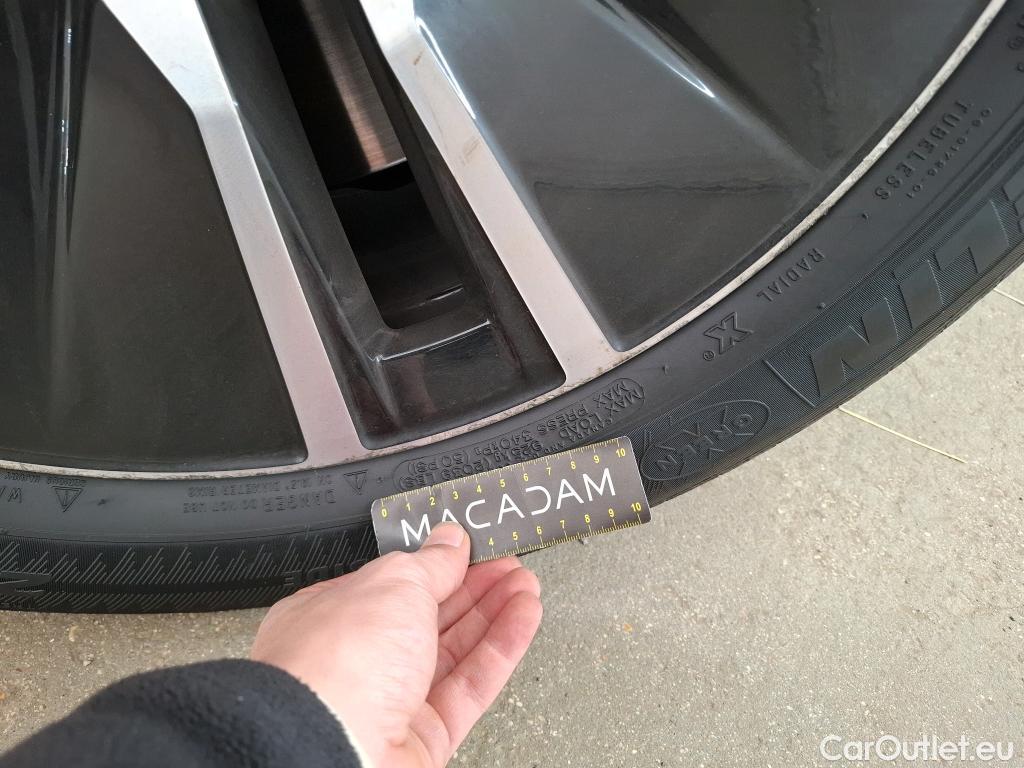  Volvo  XC90  Momentum Plug-In Hybrid AWD 2.0 T8 Twin Engine #13