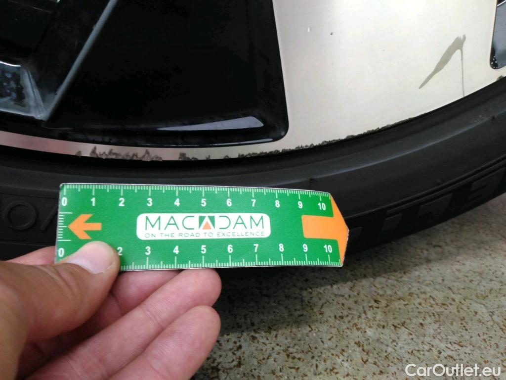 Volvo  XC60  Plus Style Dark Recharge Plug-In Hybrid AWD 2.0 T6 400CV BVA8 6E #8