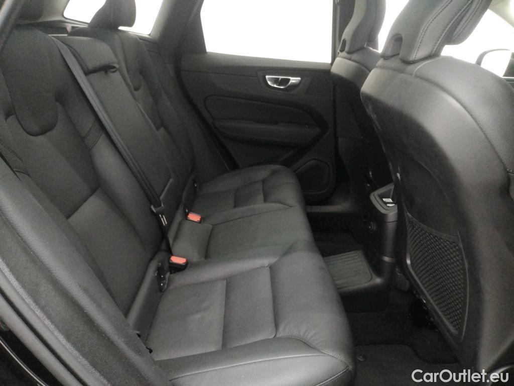 Volvo  XC60  Plus Style Dark Recharge Plug-In Hybrid AWD 2.0 T6 400CV BVA8 6E #9