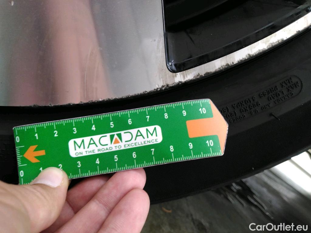 Volvo  XC60  Plus Style Dark Recharge Plug-In Hybrid AWD 2.0 T6 400CV BVA8 6E #18