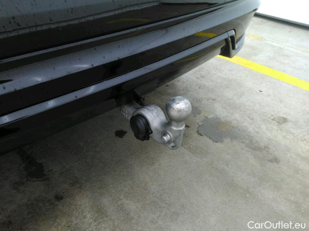 Volvo  XC60  Plus Style Dark Recharge Plug-In Hybrid AWD 2.0 T6 400CV BVA8 6E #12