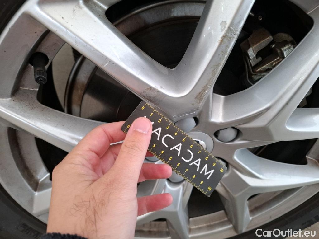  Volvo  XC60 VOLVO  / 2017 / 5P / SUV T8 TWE 390 Geartronic 8 Business Exe #7