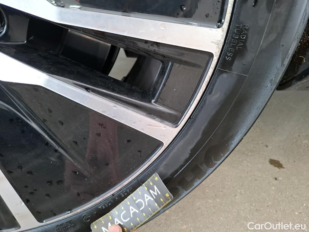  Volvo  XC90  Momentum Plug-In Hybrid AWD 2.0 T8 Twin Engine #23