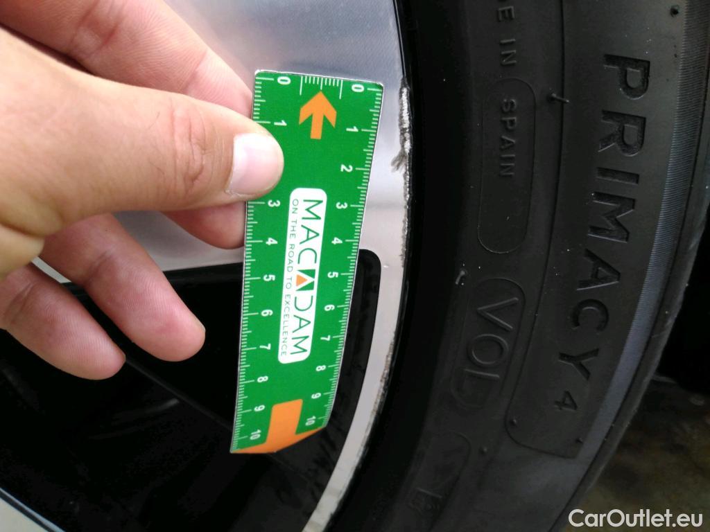 Volvo  XC60  Plus Style Dark Recharge Plug-In Hybrid AWD 2.0 T6 400CV BVA8 6E #19