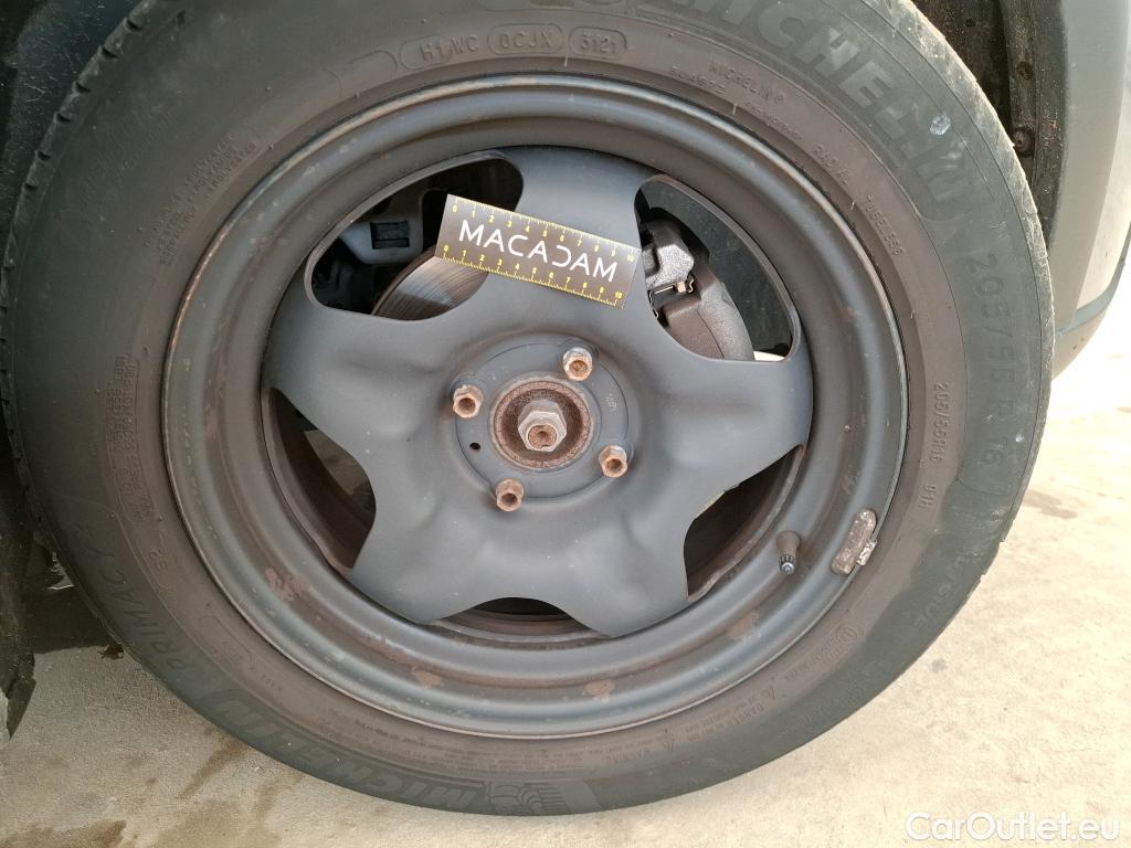  Citroen  C3 CITROEN  Société  2020  5P Berline  VU PureTech 83  BVM Feel Nav #17