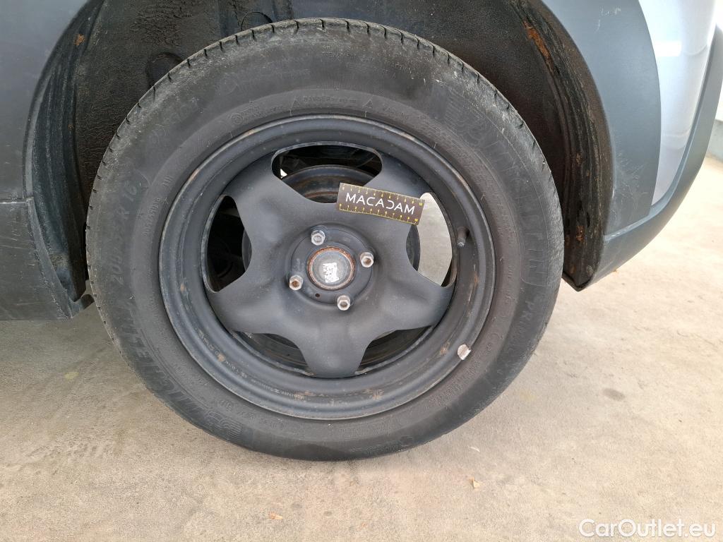  Citroen  C3 CITROEN  Société  2020  5P Berline  VU PureTech 83  BVM Feel Nav #13