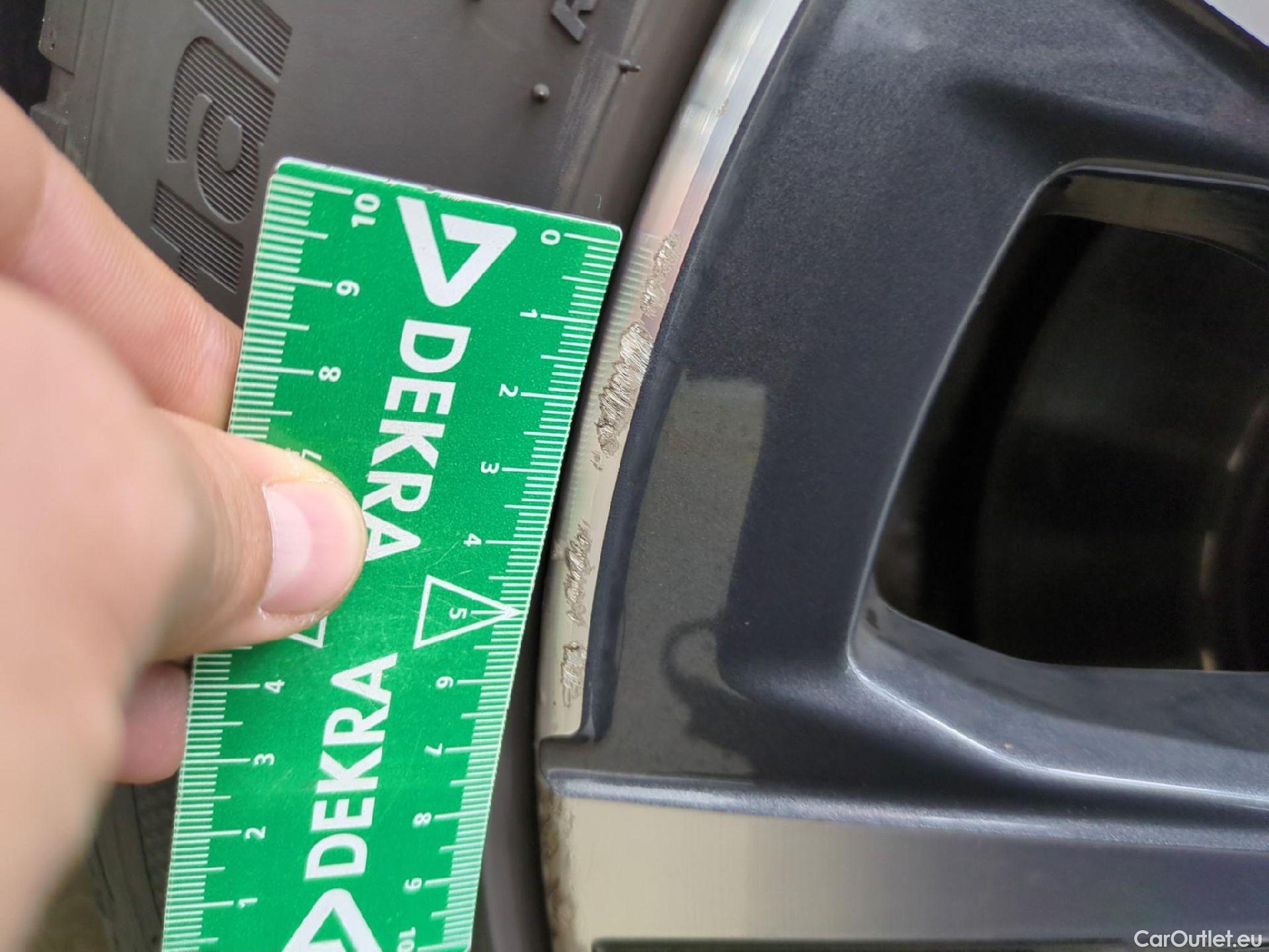 Bmw  Serie 3 Série 3 Berline 318 d Lounge 2.0 150CV BVA8 E6d #5