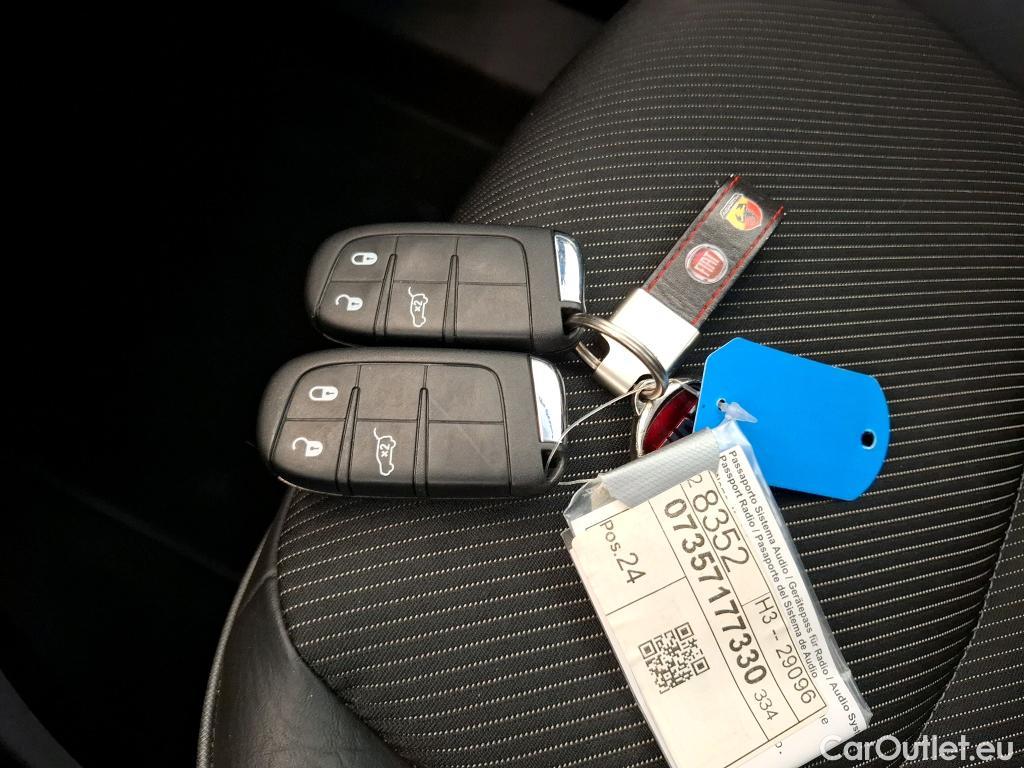 Fiat  500 FIAT X / 2018 / 5P / SUV 1.0 FFly T T3 120ch Cross #13