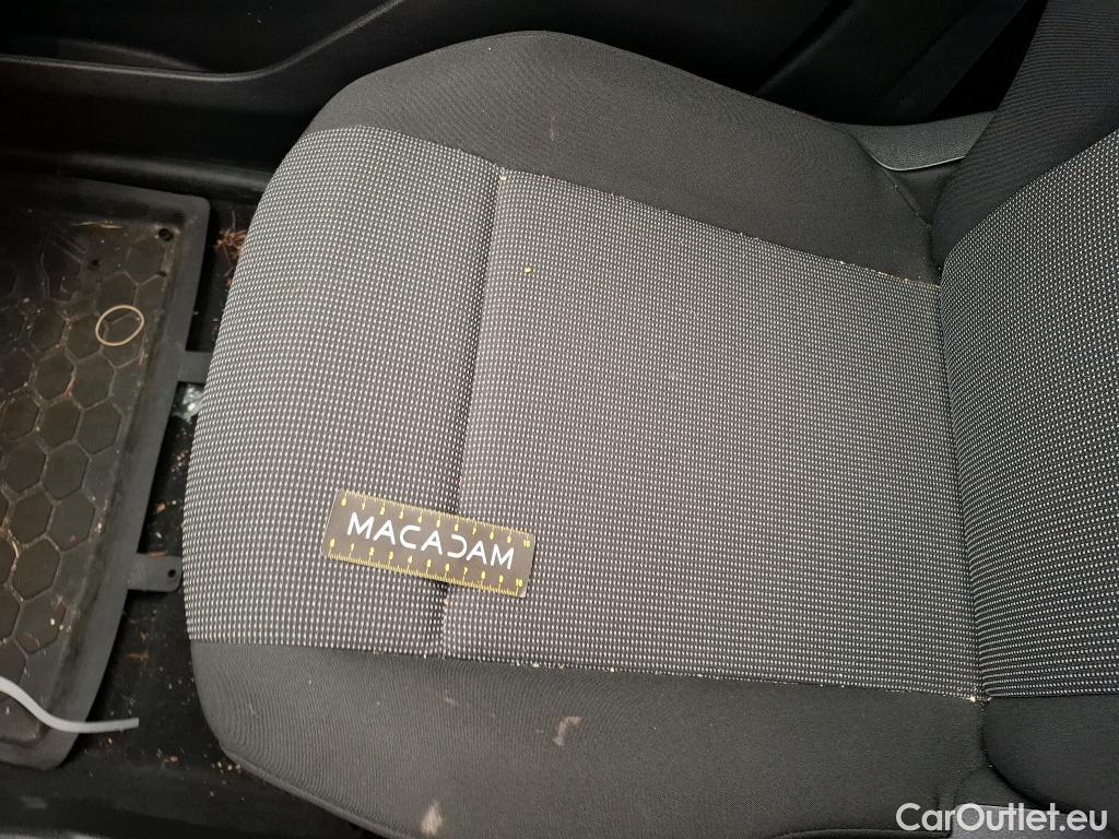  Citroen  Berlingo CITROEN  Van / 2023 / 4P / Fourgonnette M 600kg PureTech 110 S&S BVM6 PK PREM CO #9