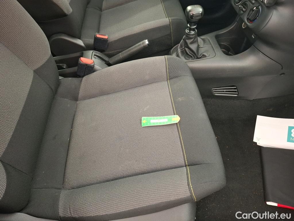  Citroen  C3 CITROEN  / 2016 / 5P / Berline PureTech 110 S&S BVM Feel #3