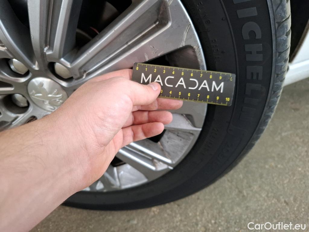  Peugeot  308  Allure Pack 1.2 PureTech 130CV BVA8 E6d #55