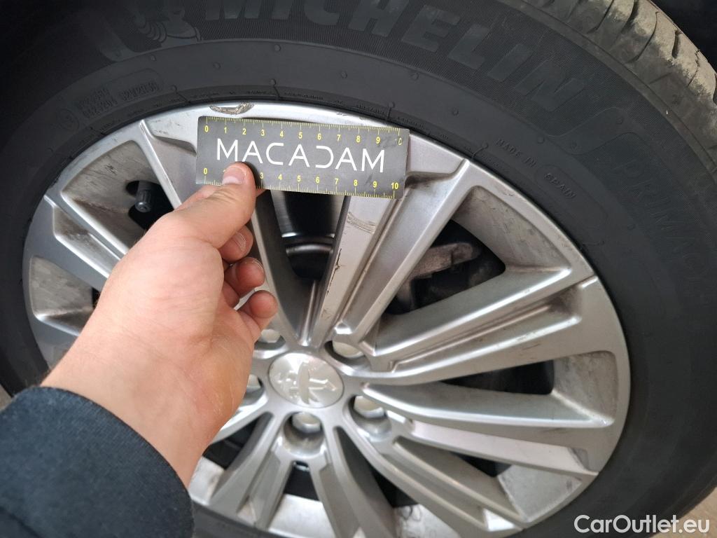  Peugeot  308  Allure Pack 1.2 PureTech 130CV BVA8 E6d #84