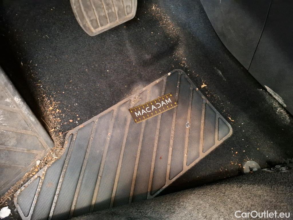 Peugeot  3008  Active Business 1.5 HDi 130CV BVA8 E6d #1