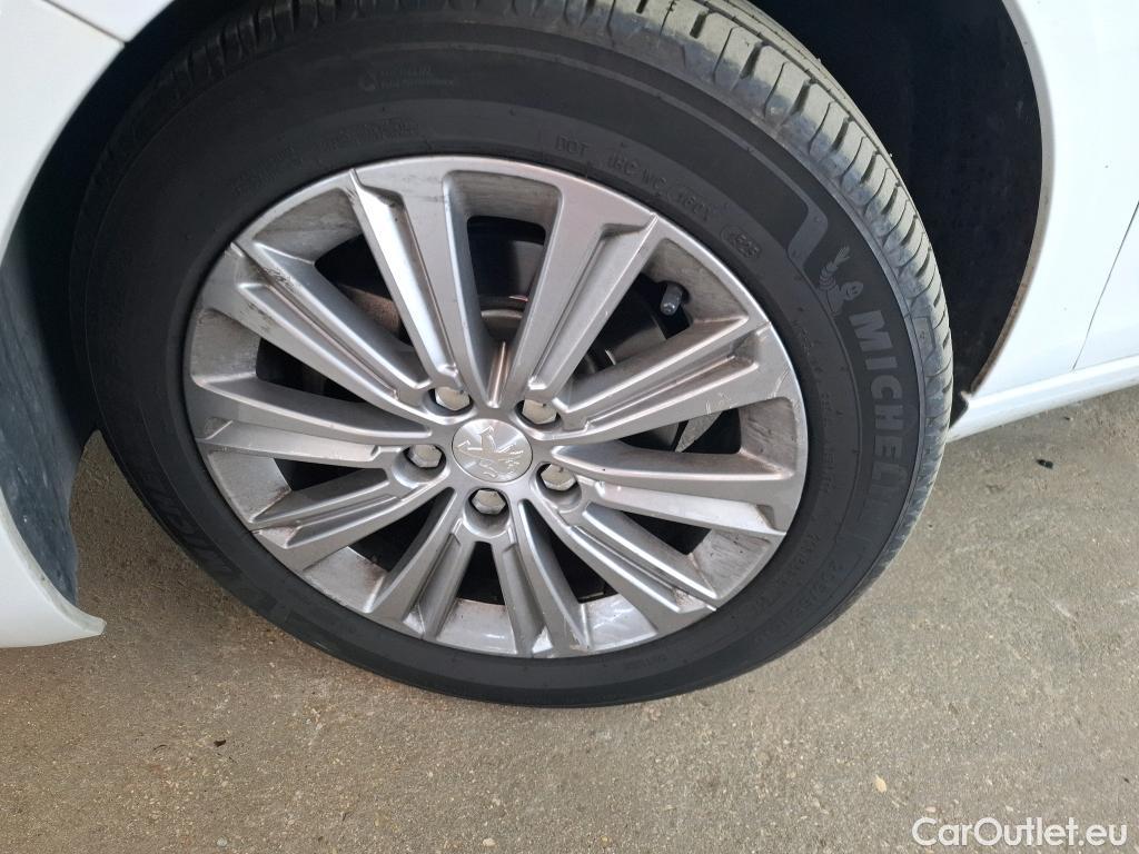  Peugeot  308  Allure Pack 1.2 PureTech 130CV BVA8 E6d #51