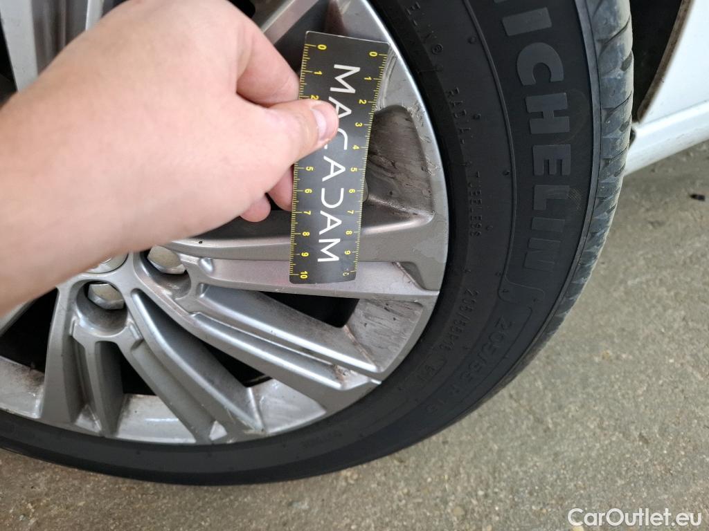  Peugeot  308  Allure Pack 1.2 PureTech 130CV BVA8 E6d #53