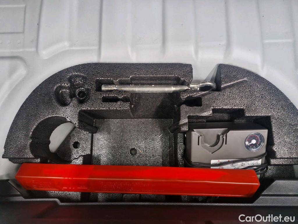 Opel  Corsa  F e Edition Business 50kWh BVA #12