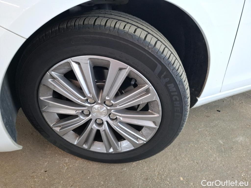  Peugeot  308  Allure Pack 1.2 PureTech 130CV BVA8 E6d #50