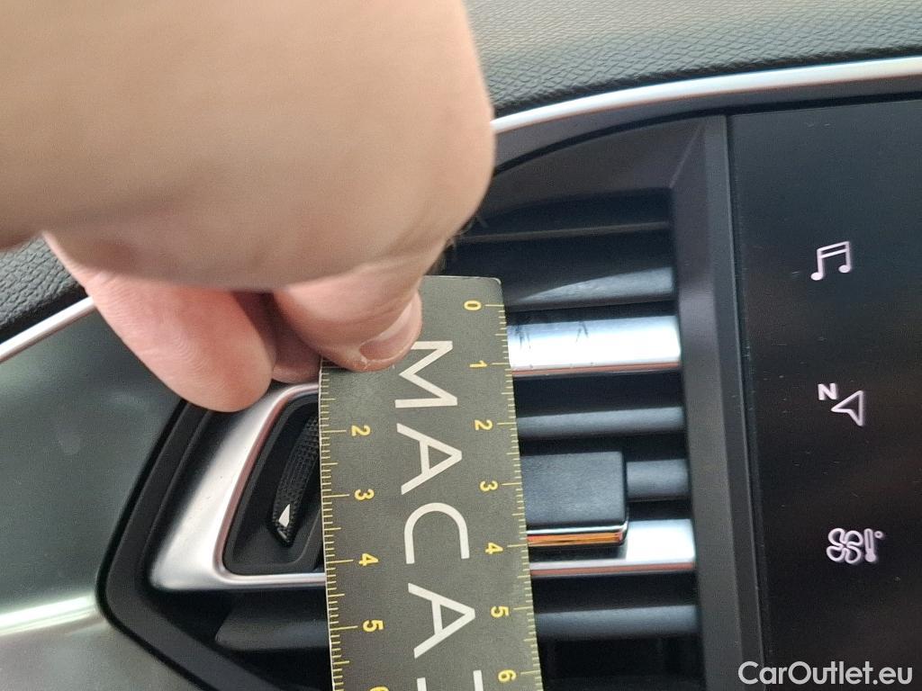  Peugeot  308  Allure Pack 1.2 PureTech 130CV BVA8 E6d #47