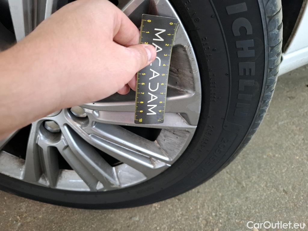  Peugeot  308  Allure Pack 1.2 PureTech 130CV BVA8 E6d #54