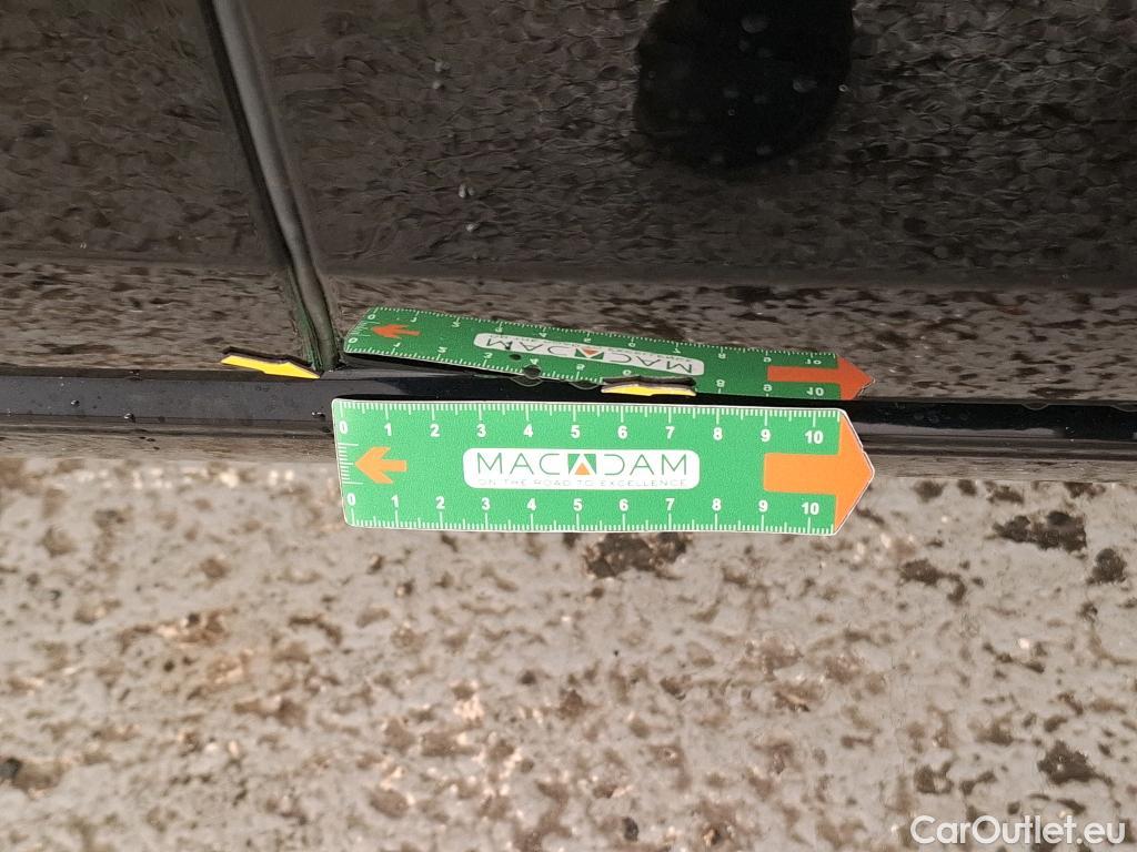 Volkswagen  Golf  VOLKSWAGEN / 2020 / 5P / Berline 2.0 TDI SCR 150 DSG7 Life Busi #3